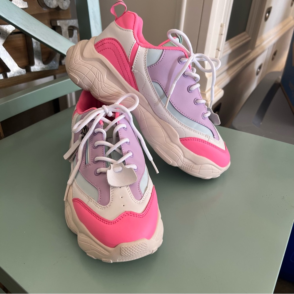 Berness Ivy “Barbie” Sneakers